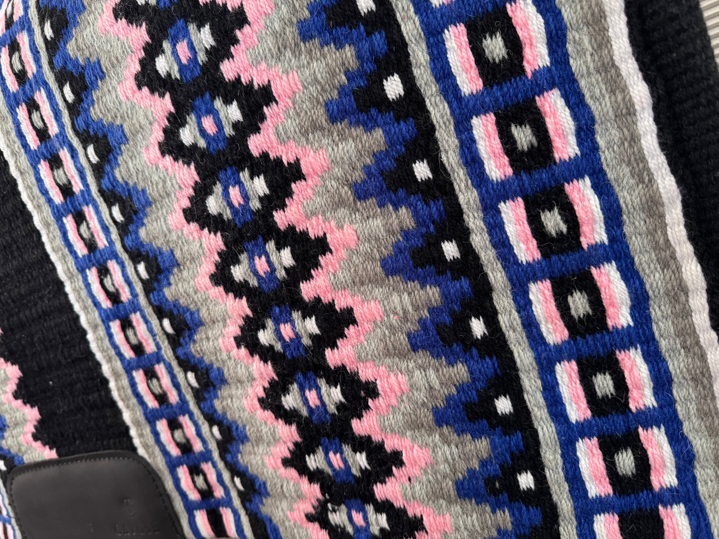Show pad 34x42 Shades