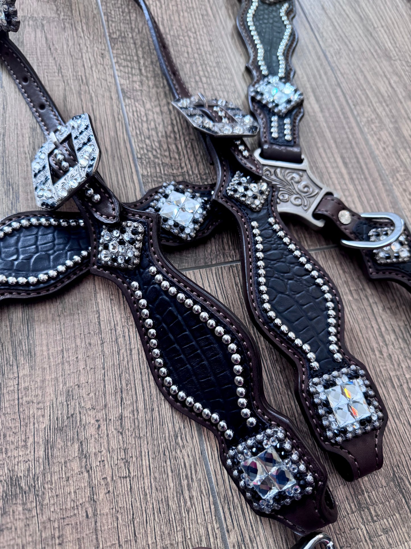 Black set / crocodile 001