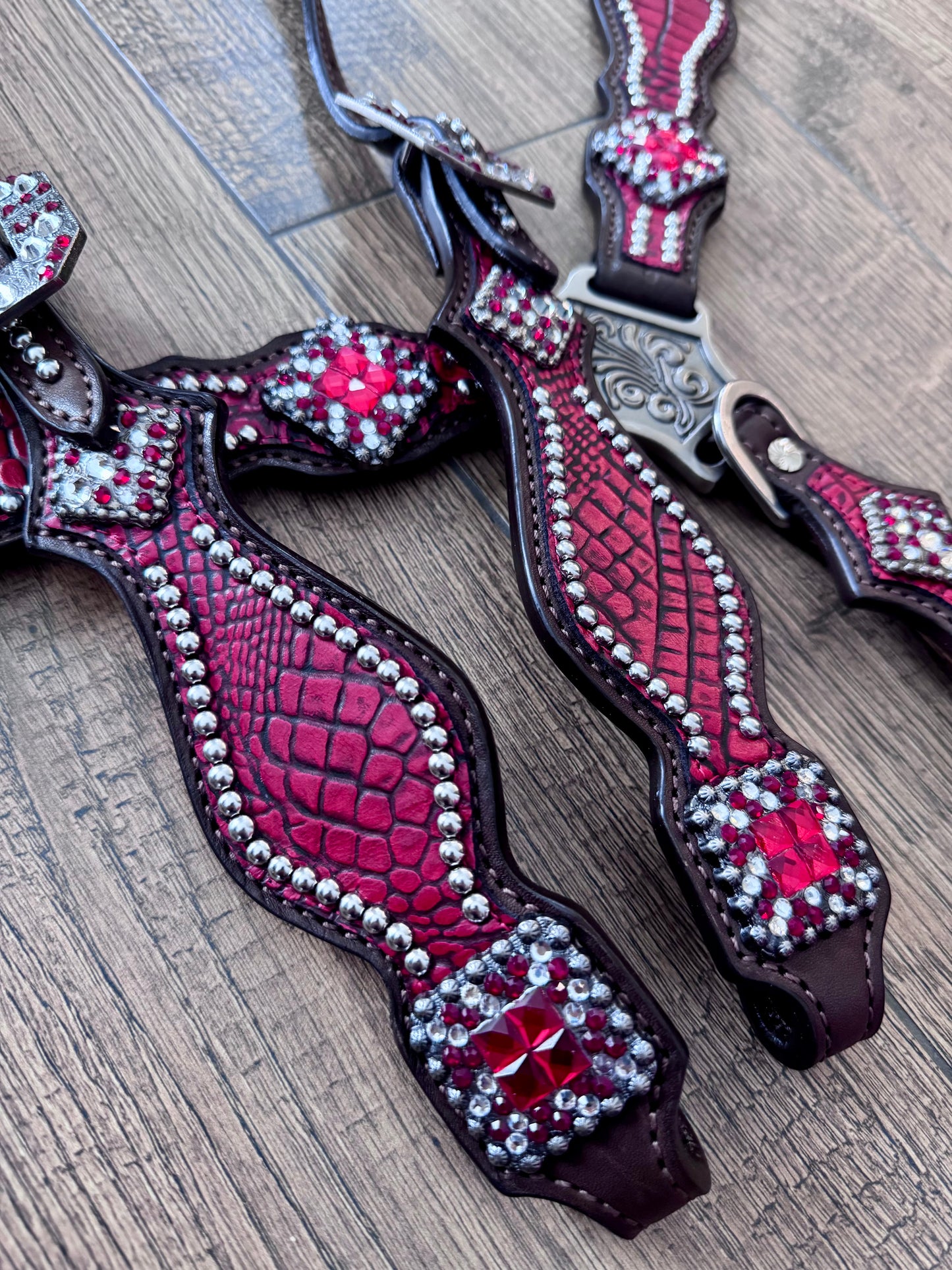 Red set / crocodile 001