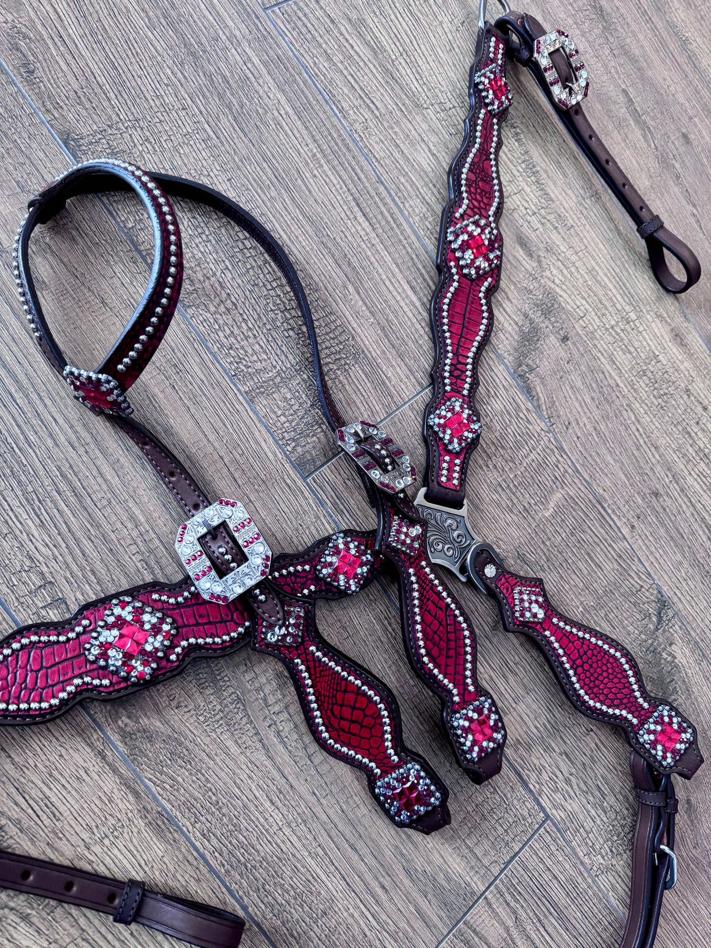 Red set / crocodile 001